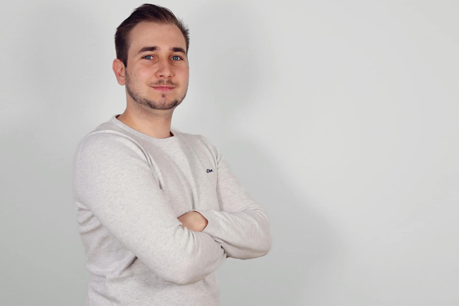 HELLO BEAUTY Marketing GmbH - Manuel Kuss HELLO BEAUTY Marketing GmbH - Manuel Kuss - Ich arbeite neue apparative Behandlungen aus und bin geflasht wie viele Geräte mittlerweile zum Einsatz kommen bei unseren Kampagnen.